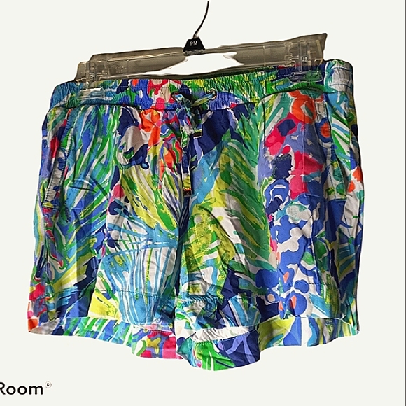 Lilly Pulitzer Pants - Lilly Pulitzer Runaround drawstring shorts